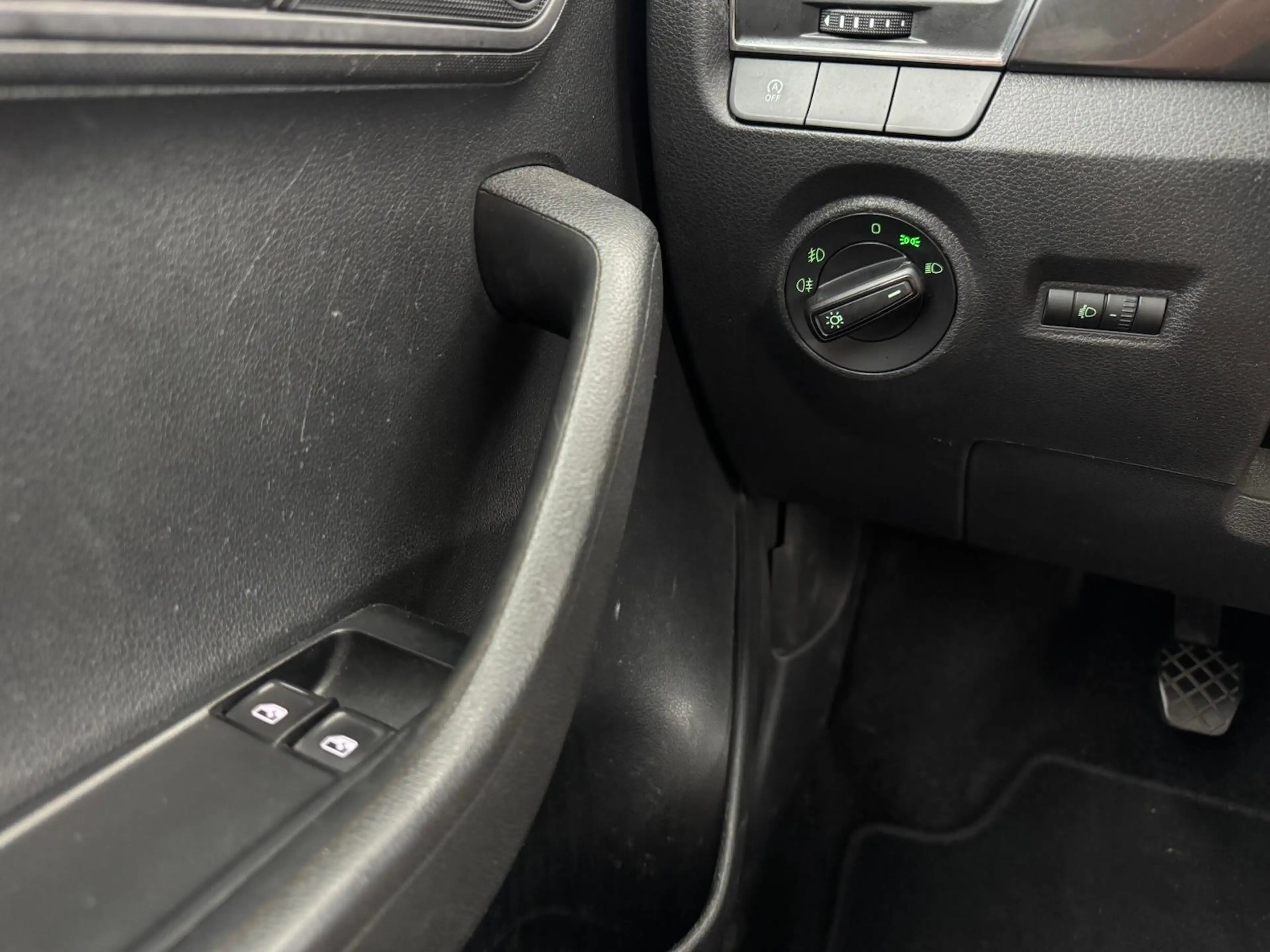 Skoda Fabia Combi 1.0 TSI Business Edition | CarPlay | Trekhaa — photo 19