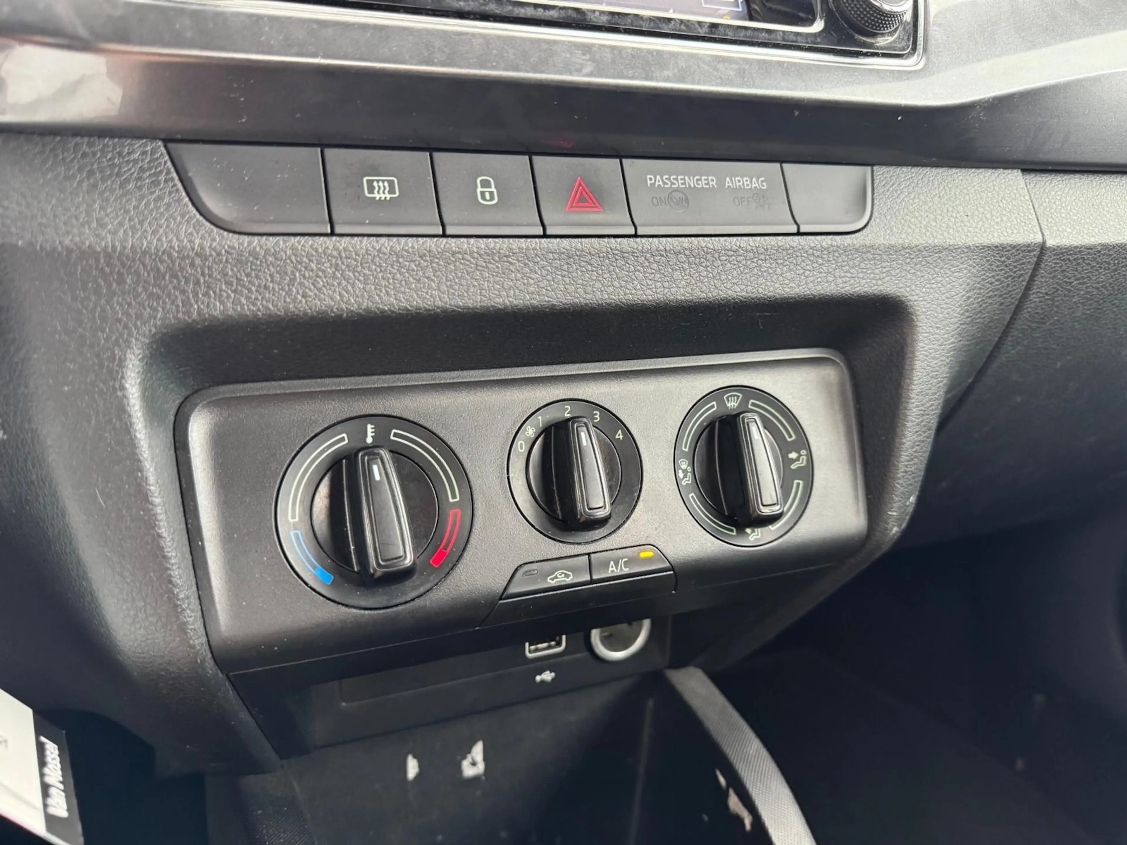 Skoda Fabia Combi 1.0 TSI Business Edition | CarPlay | Trekhaa — photo 18