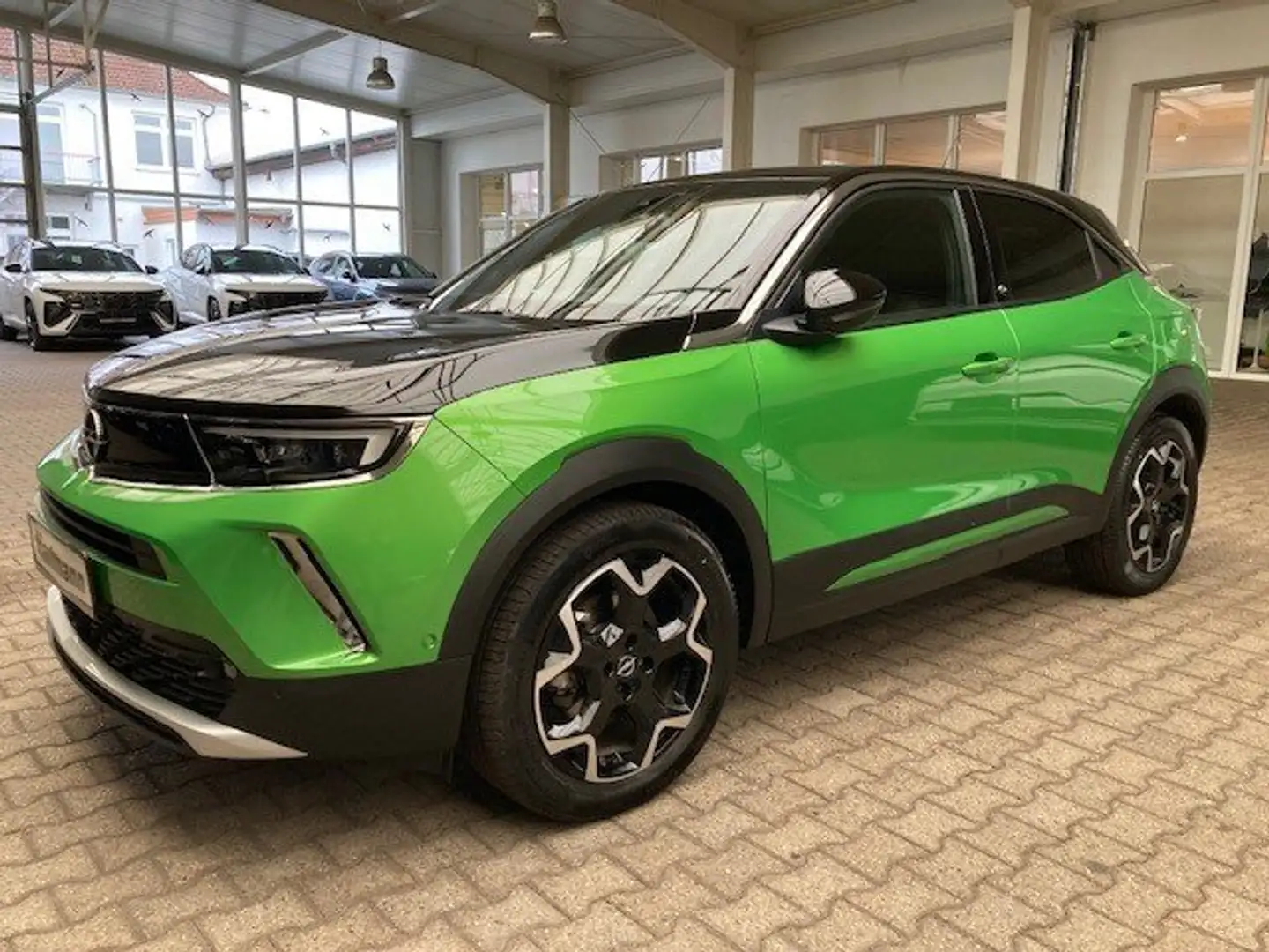 Opel Mokka e Ultimate Grün - 1