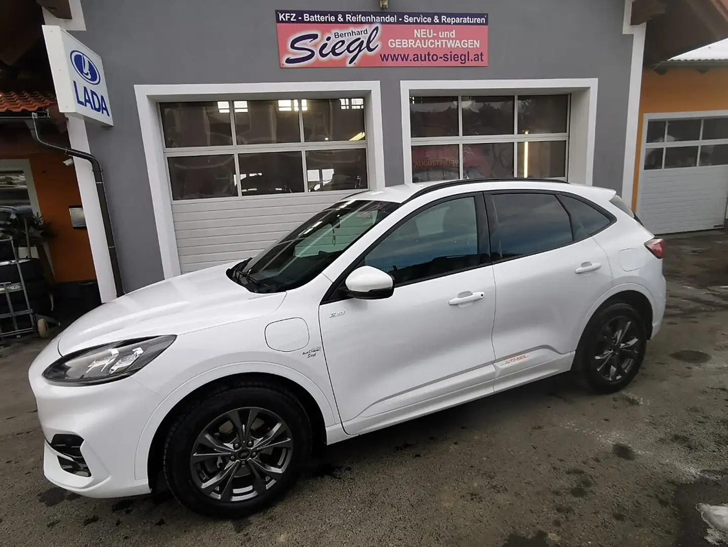Ford Kuga 2,5 Duratec PHEV ST-Line X Aut. Weiß - 1