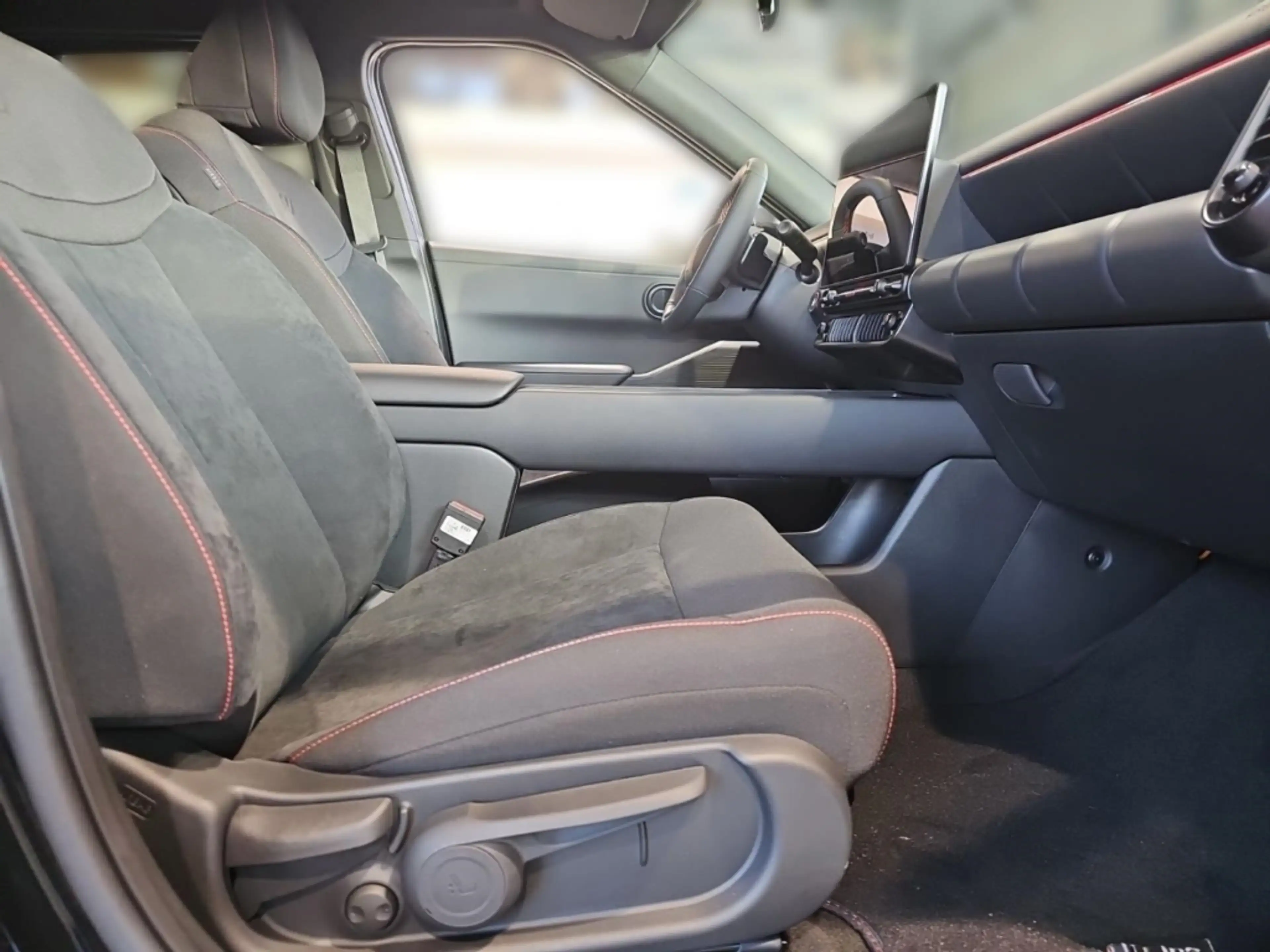 Hyundai IONIQ 3 N-Line 61kWh Voll-LED Kamera Navi — photo 14