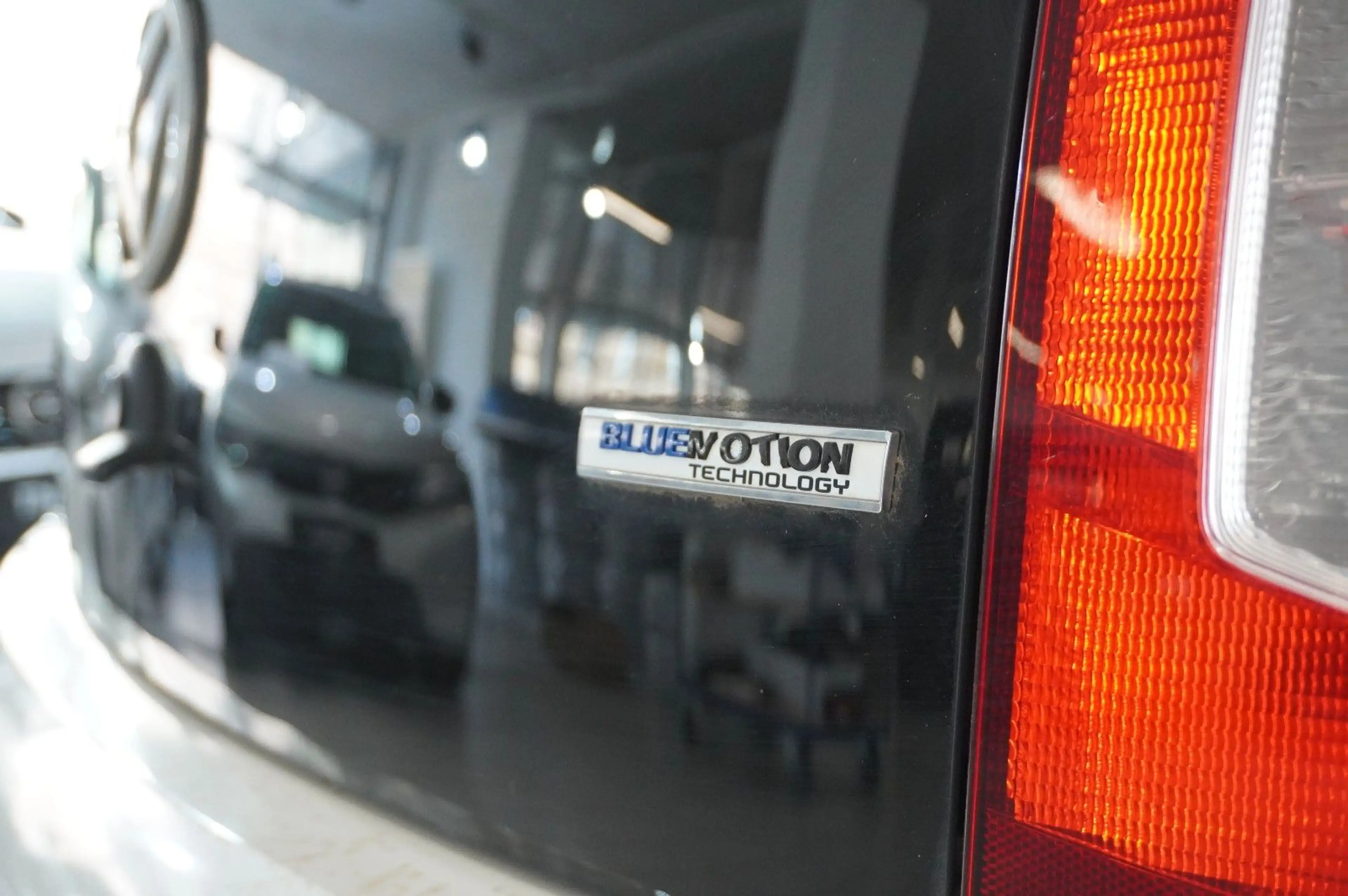 Volkswagen up! 1.0 CLUB 5-TÜR NAVI/SPORT/PANO./SHZ/PDC/TEMP — photo 11