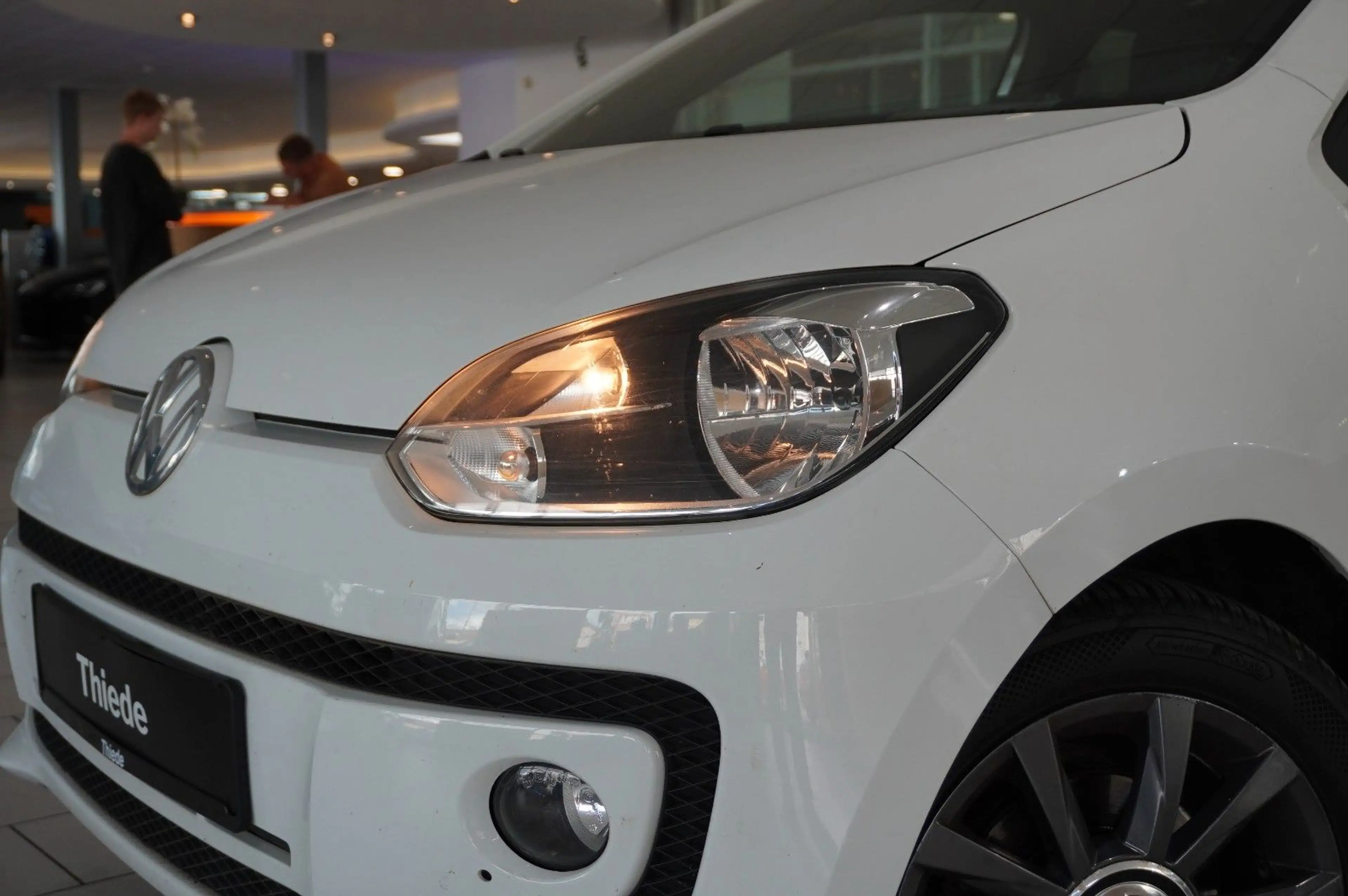 Volkswagen up! 1.0 CLUB 5-TÜR NAVI/SPORT/PANO./SHZ/PDC/TEMP — photo 5