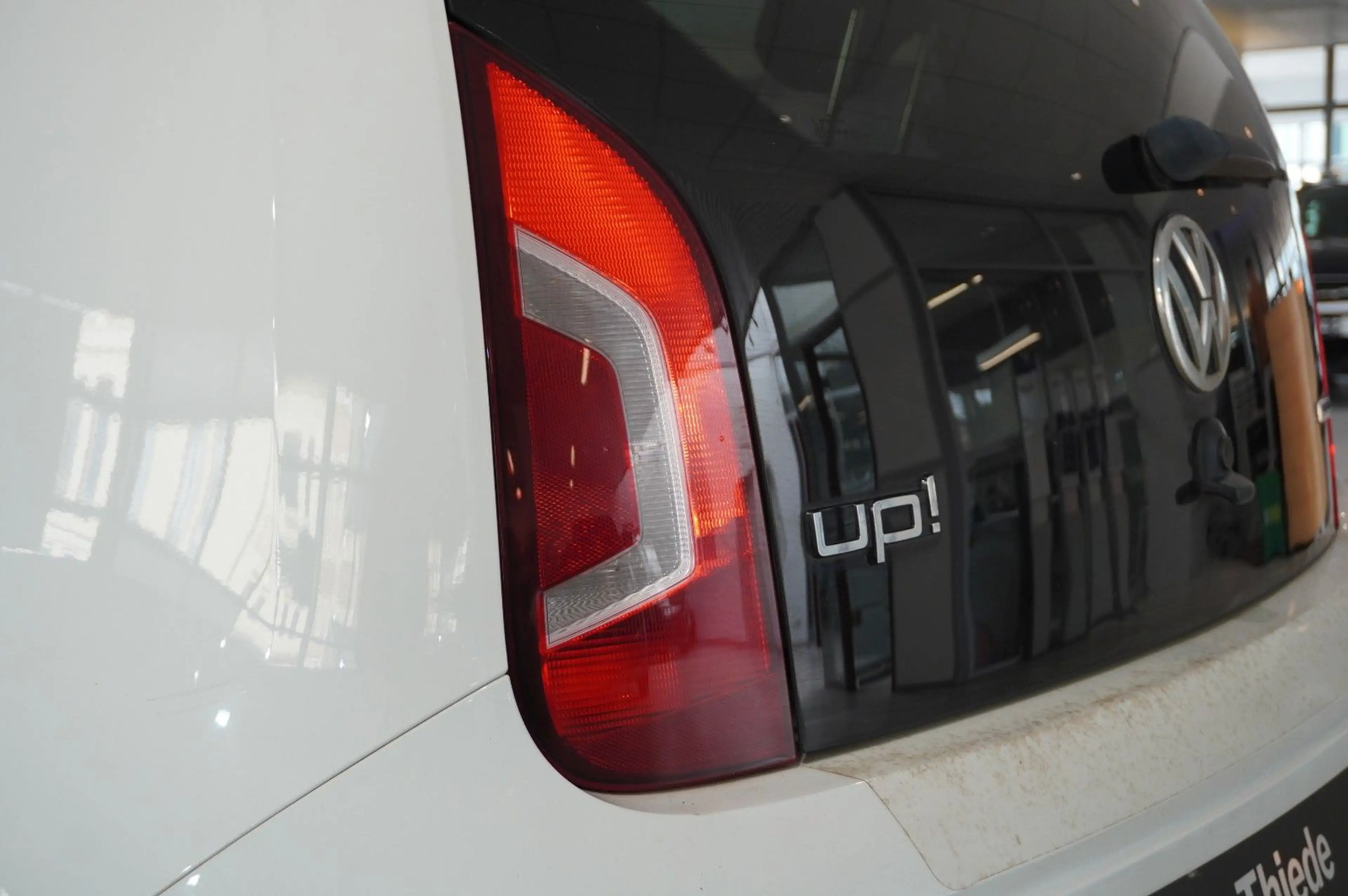 Volkswagen up! 1.0 CLUB 5-TÜR NAVI/SPORT/PANO./SHZ/PDC/TEMP — photo 12