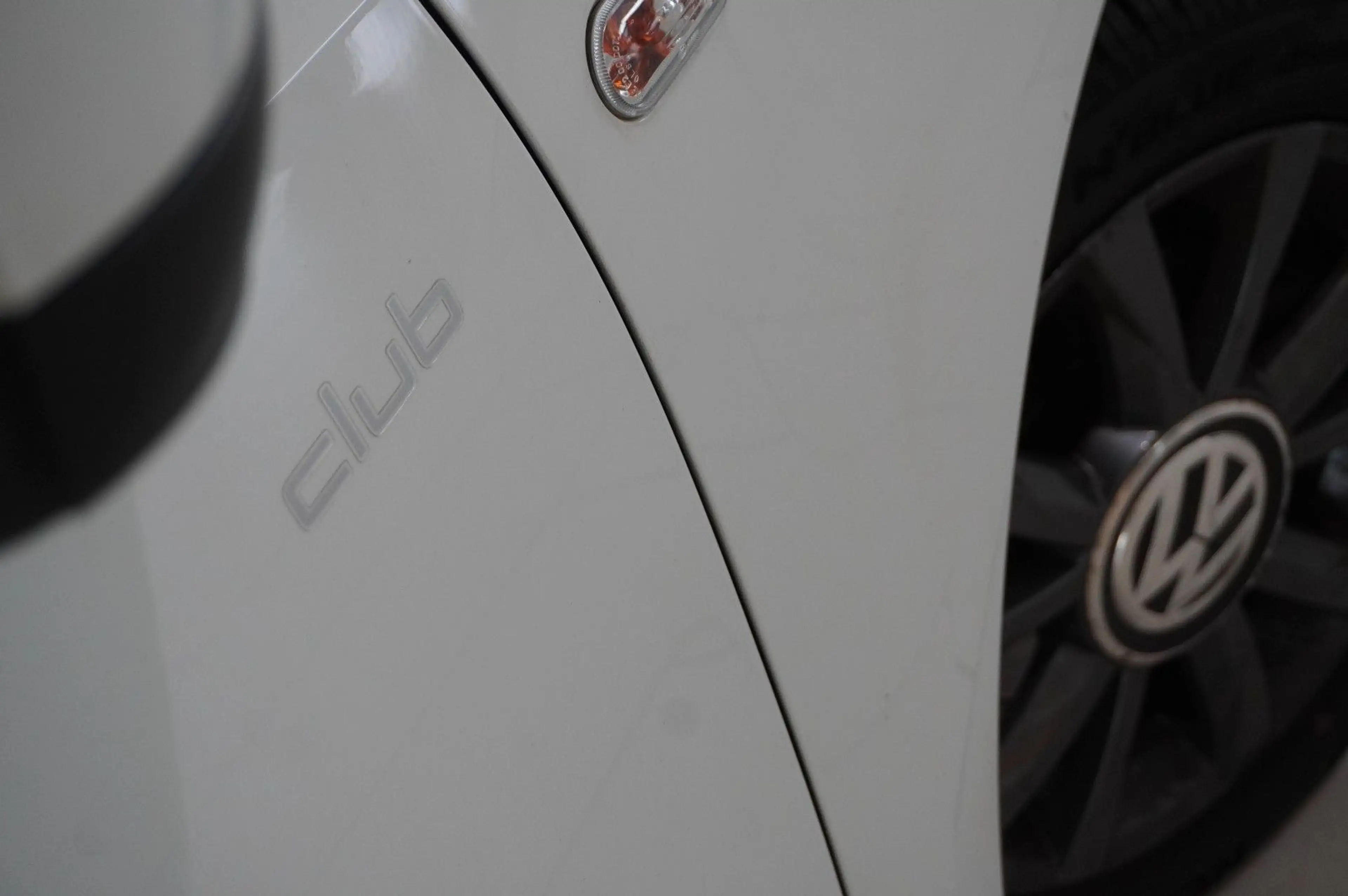 Volkswagen up! 1.0 CLUB 5-TÜR NAVI/SPORT/PANO./SHZ/PDC/TEMP — photo 9