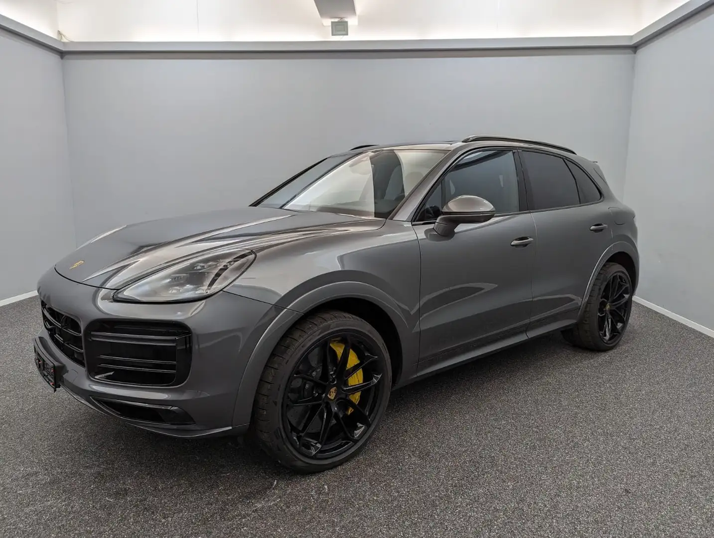 Porsche Cayenne Turbo S E-Hybrid*PANO*PCCB*MEGA Grau - 1