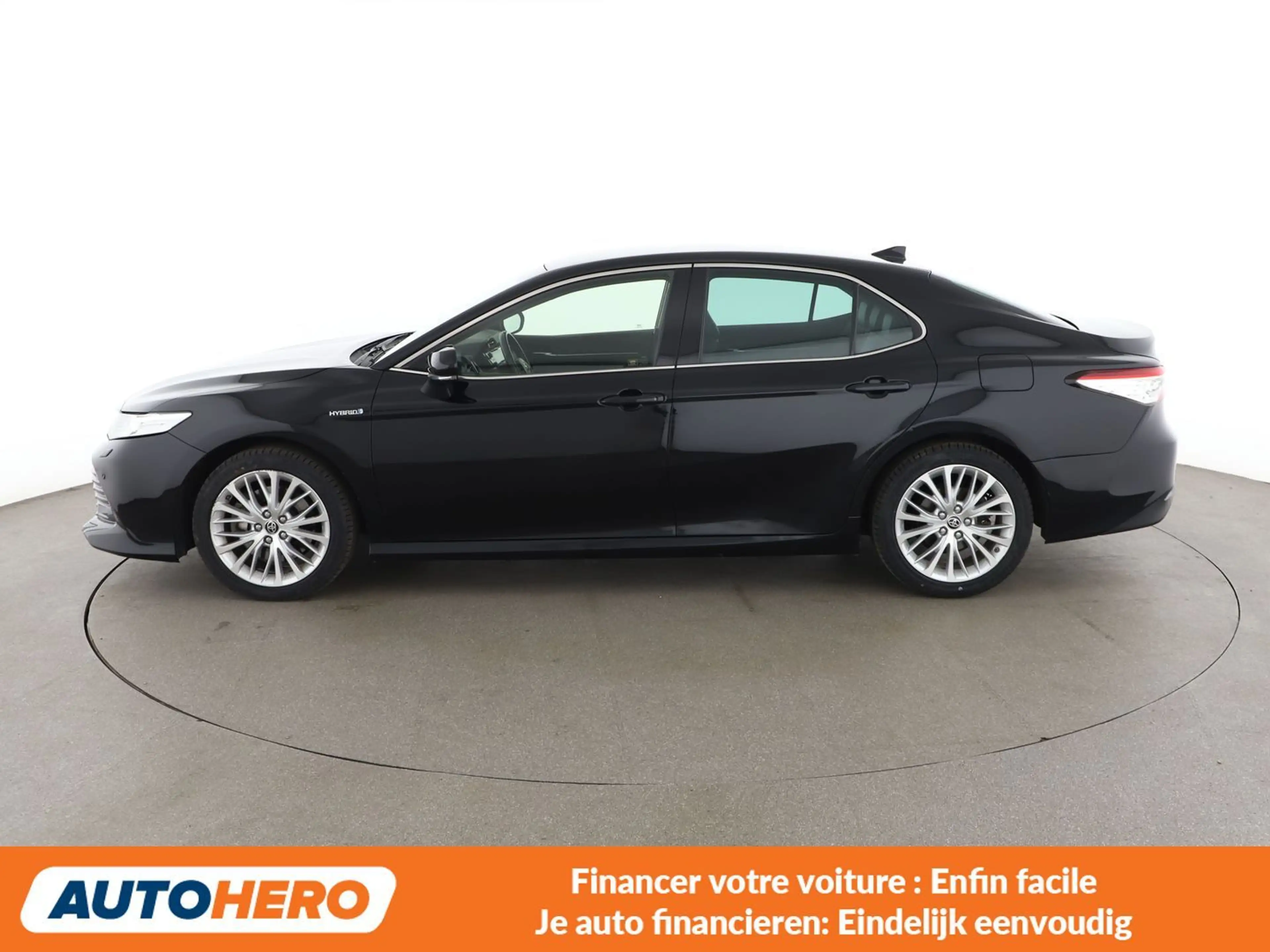 Toyota Camry 2.5 Hybrid Business Edition — photo 3