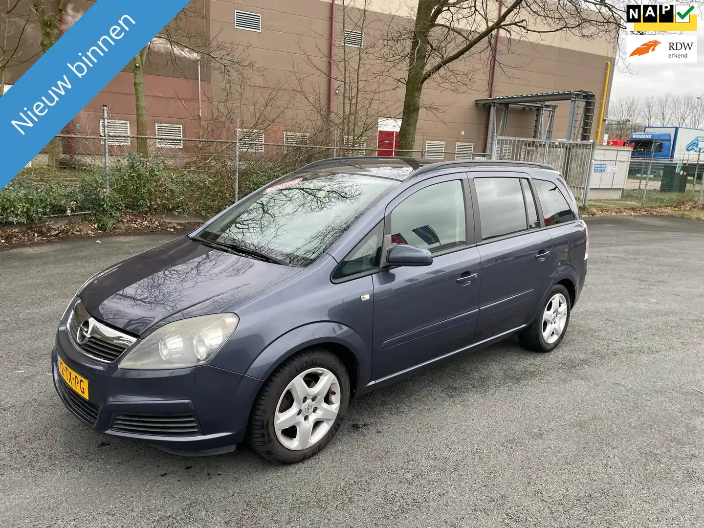 Opel Zafira 1.6 Enjoy Grijs - 1