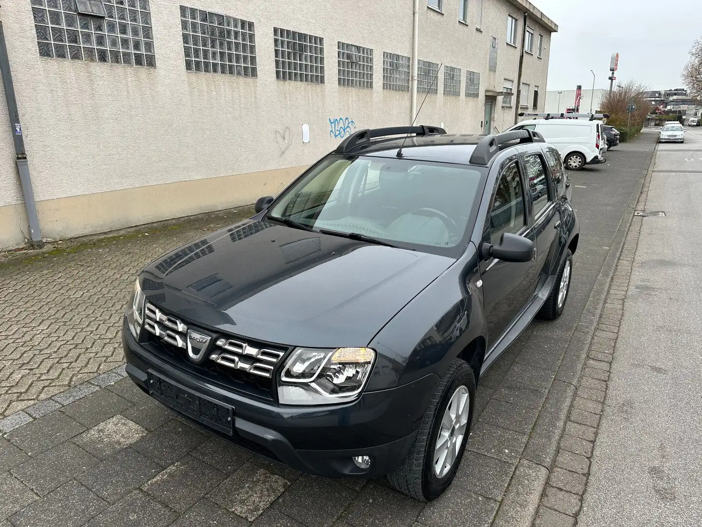 Dacia Duster I Laureate 4x2 **Gepflegt** Tüv Neu** Grigio - 2