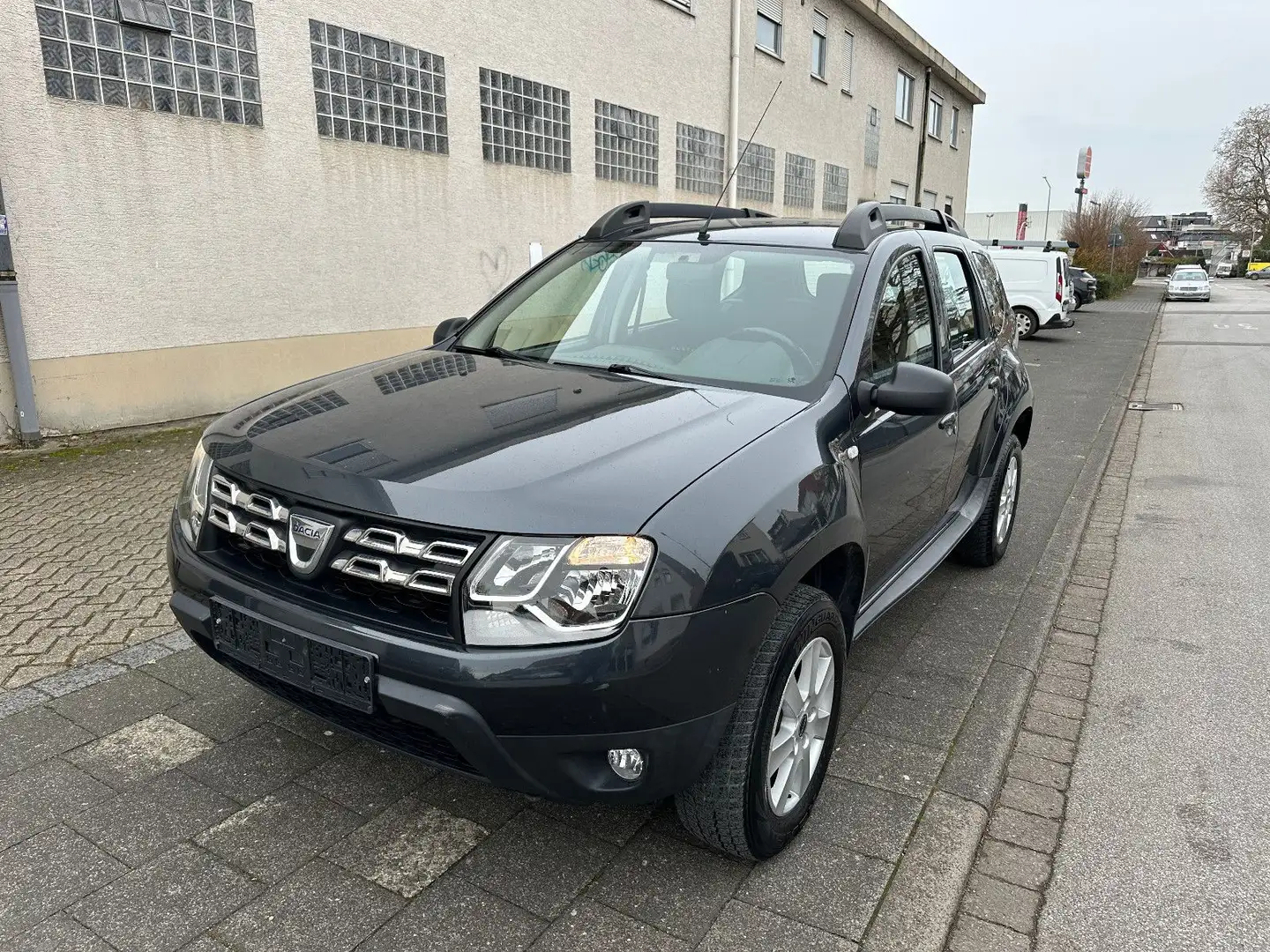 Dacia Duster I Laureate 4x2 **Gepflegt** Tüv Neu** Grigio - 1