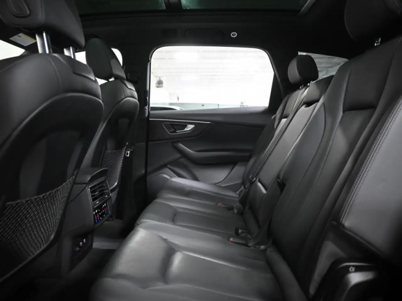 Audi Q7 снимка Audi Q7