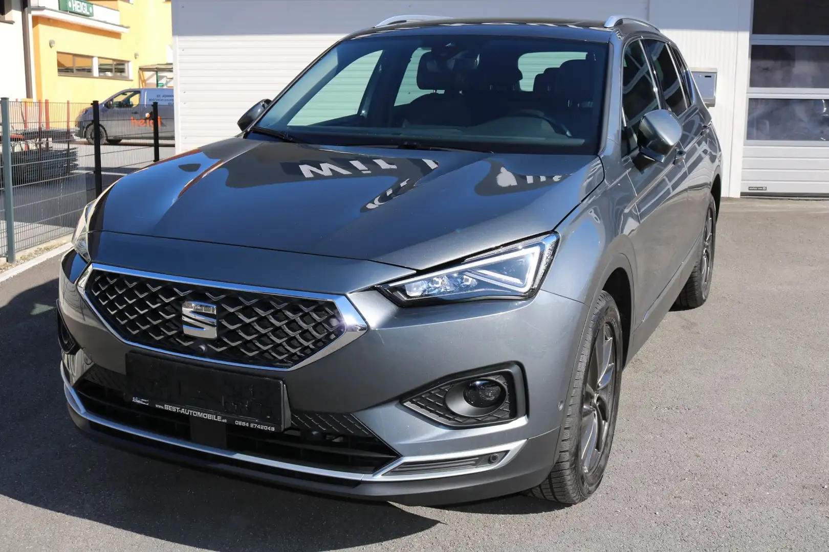 SEAT Tarraco Xcellence 4WD/RFK/NAVI/CarPlay/7 Sitzer/AHK/PANO Grau - 1