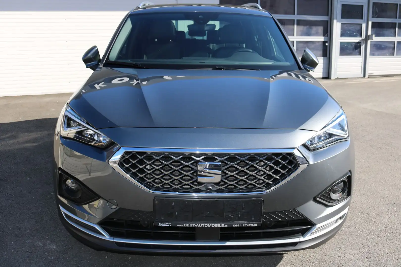 SEAT Tarraco Xcellence 4WD/RFK/NAVI/CarPlay/7 Sitzer/AHK/PANO Grau - 2