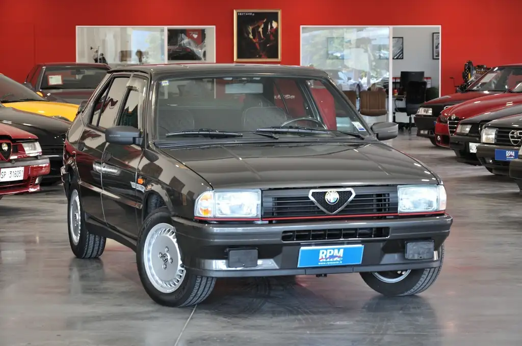 Alfa Romeo 33 1987 из Европы — купить под ключ
