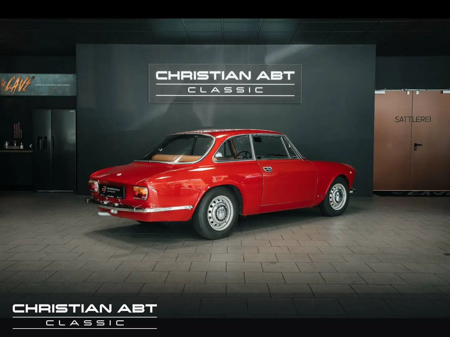 Alfa Romeo GT 1300 Junior Red - 2