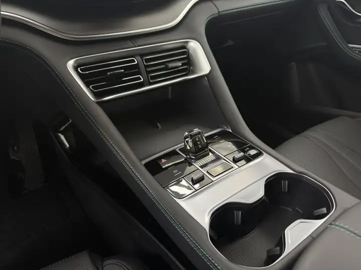 BYD Seal U 2025, foto 10