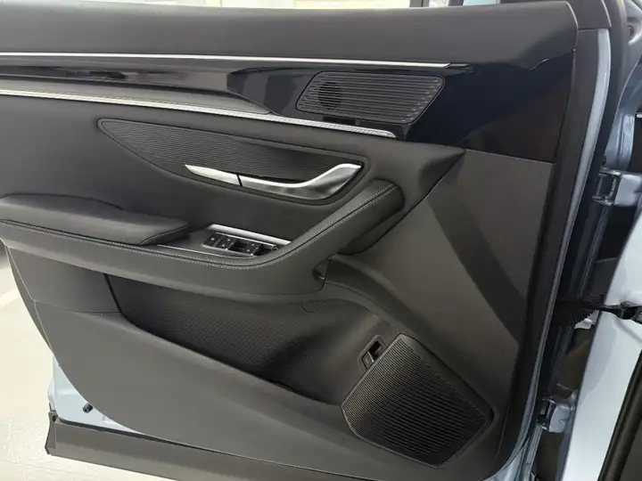 BYD Seal U 2025, foto 16
