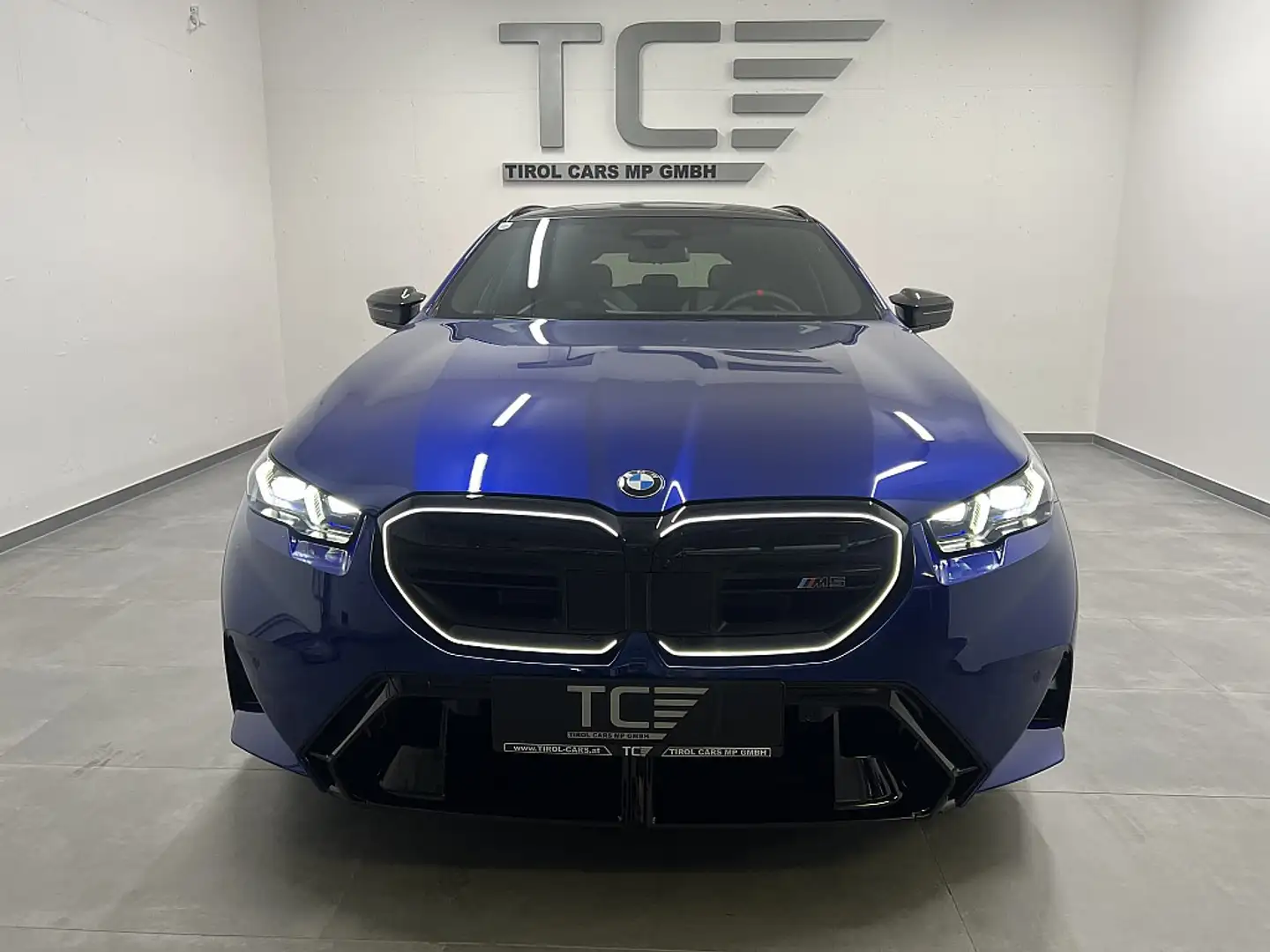 BMW M5 Touring, Pano, Keramic, Ultimate Package, AHK, ... Blu/Azzurro - 2