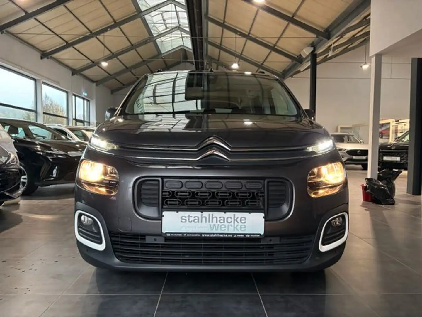 Citroen Berlingo 1.5 Feel M PDC SHZ KAMERA NAVI W-LAN Šedá - 2