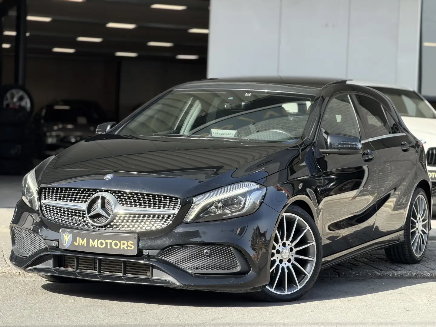 Mercedes-Benz A 220 d • AMG Pack • Panodak • Navi Pro • Facelift Schwarz - 1