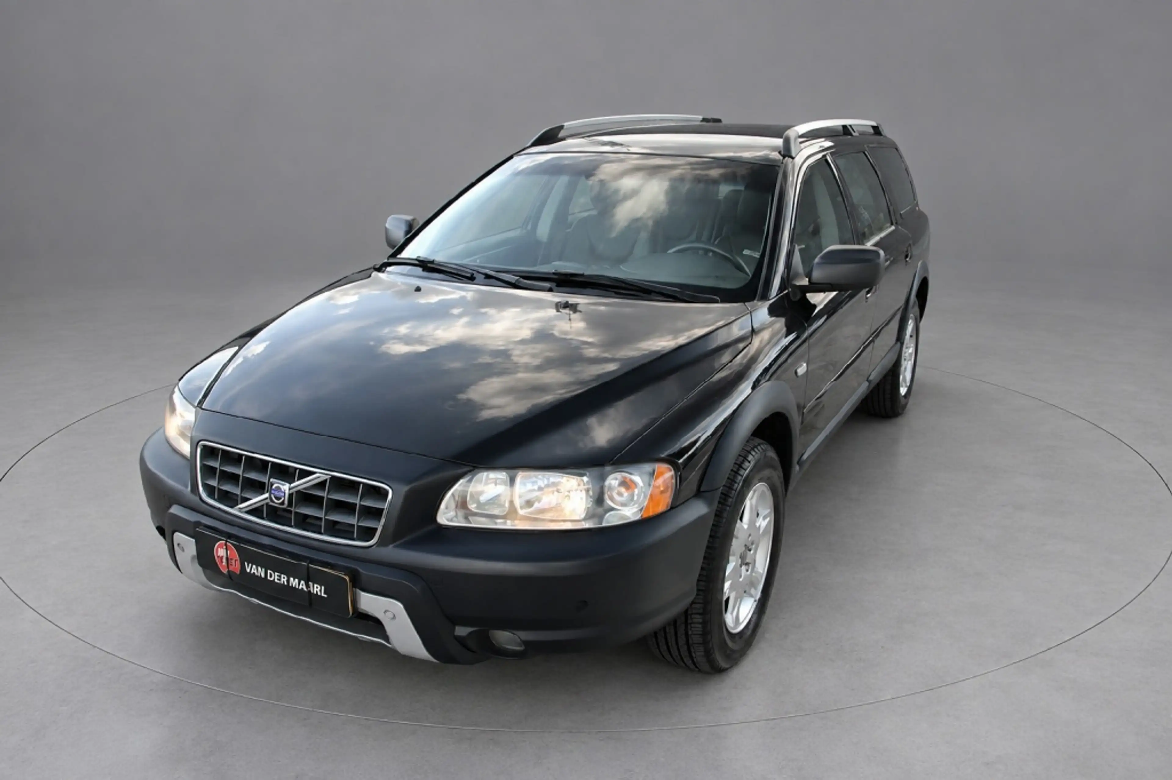Volvo XC70 2.5 T Kinetic — photo 2