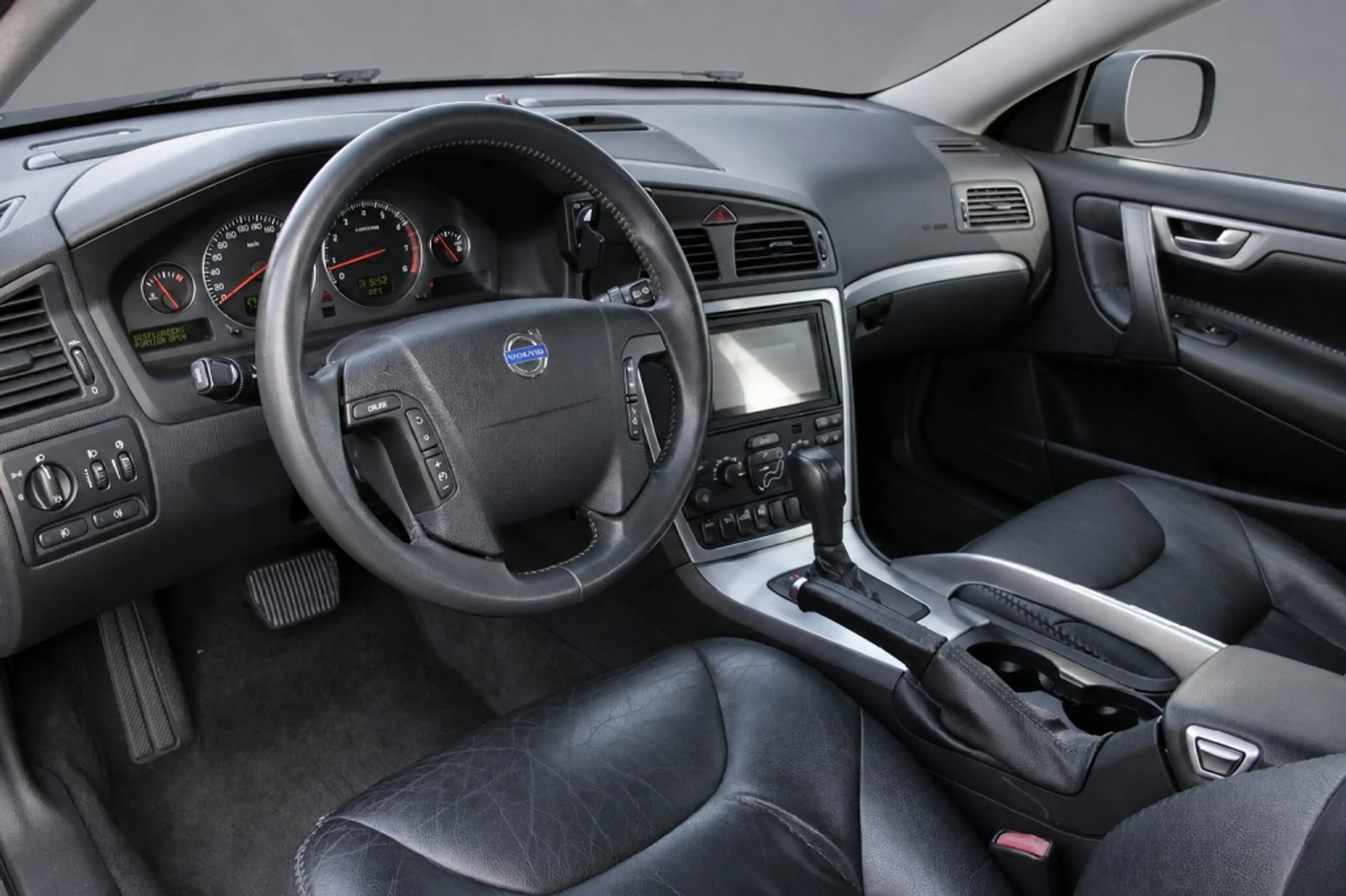 Volvo XC70 2.5 T Kinetic — photo 14