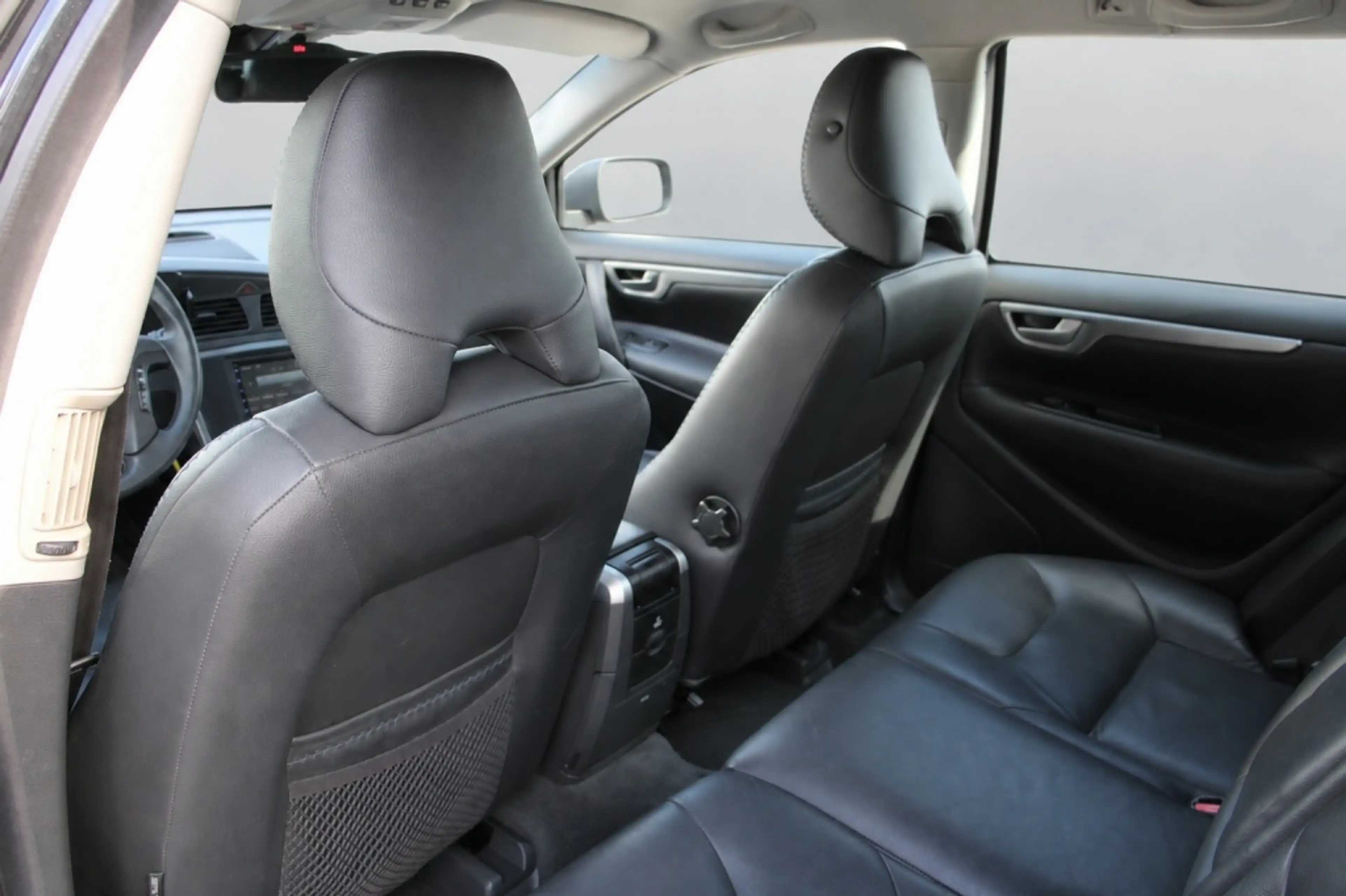 Volvo XC70 2.5 T Kinetic — photo 10