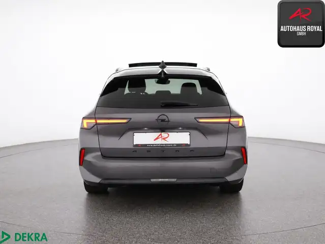 Opel Astra view 4