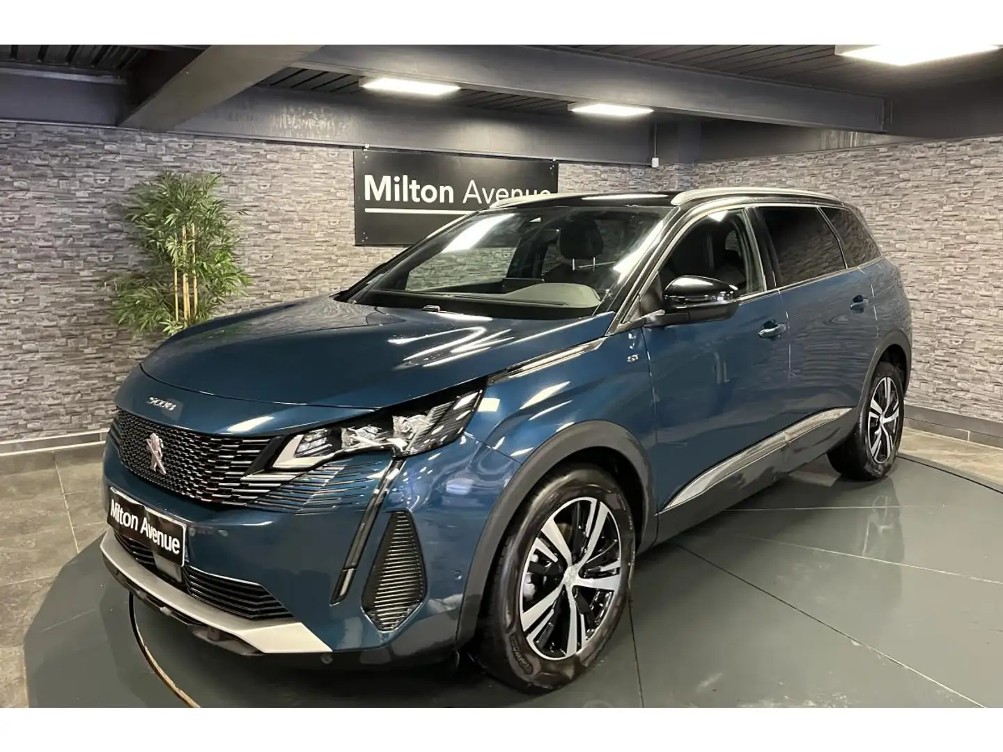 Peugeot 5008 1.5 BlueHDi 130 GT Bleu - 1