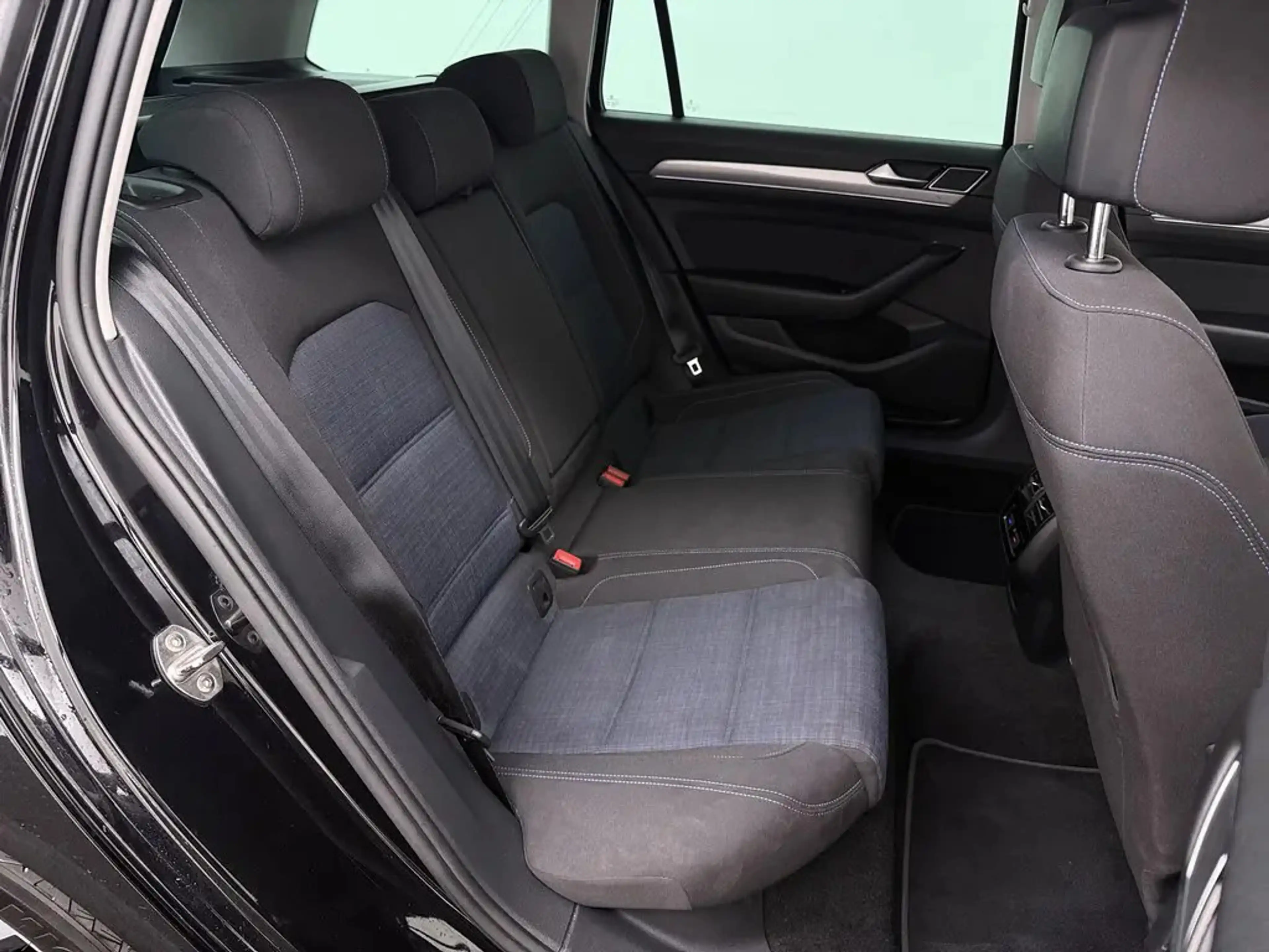 Volkswagen Passat Variant 1.4 TSI PHEV GTE Business PHEV GTE Zakelijk | LED- — photo 15