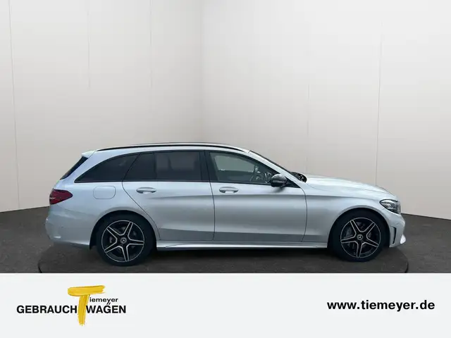 Mercedes-Benz 300 view 4
