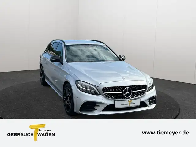 Mercedes-Benz 300 view 3