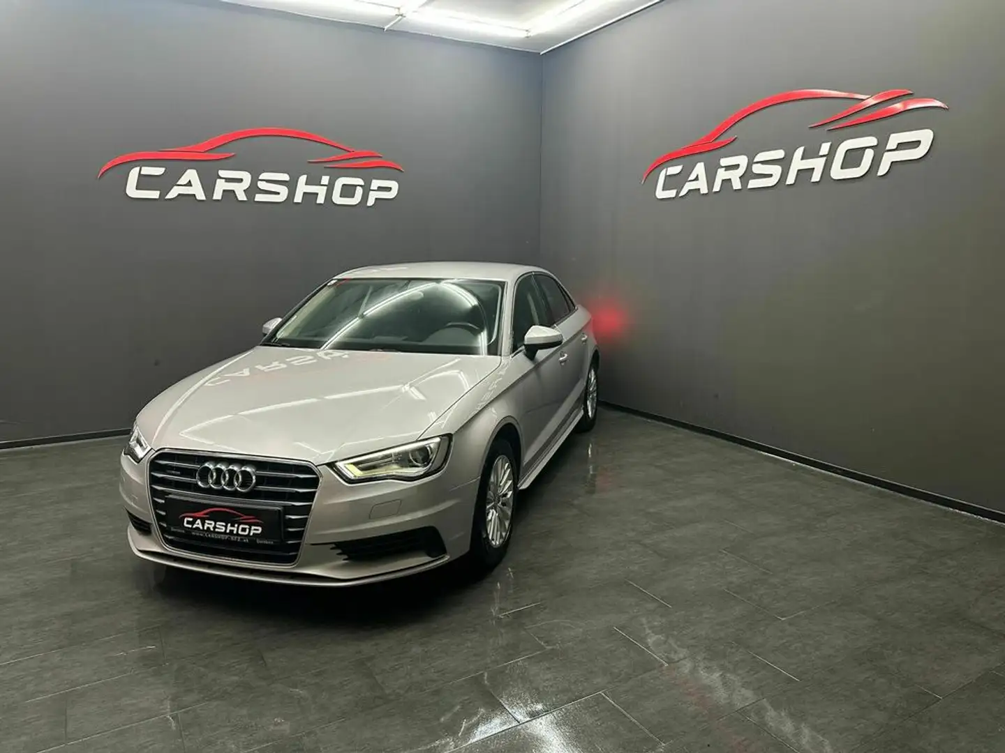 Audi A3 2.0Tdi quattro Limousine Gris - 2