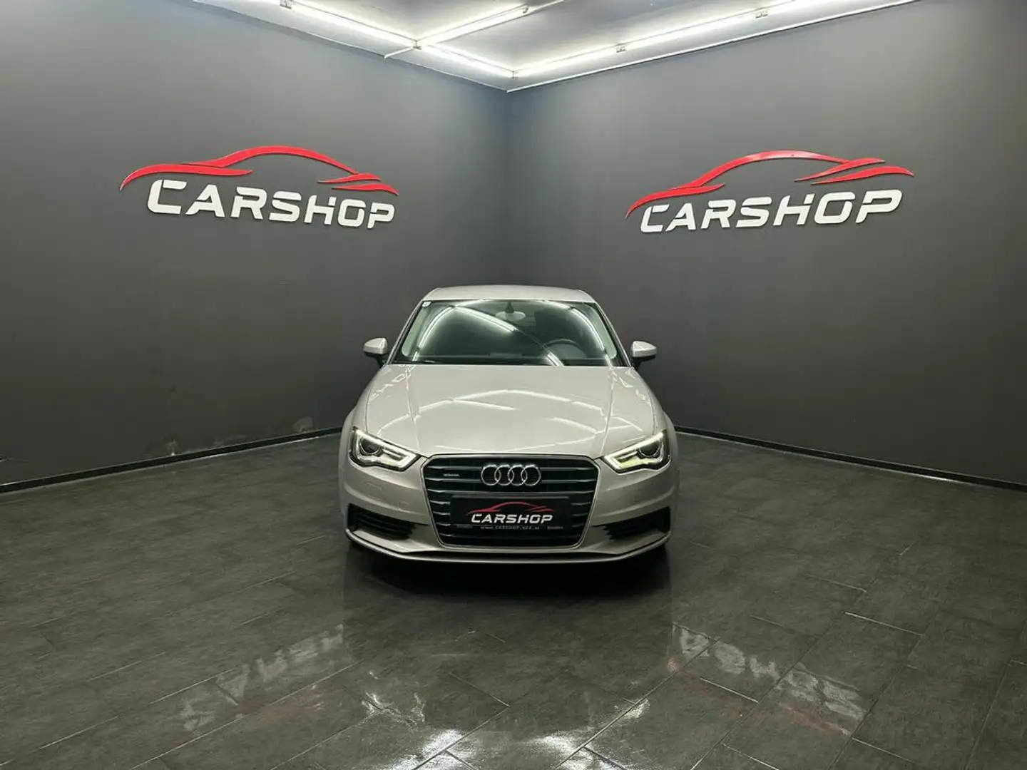 Audi A3 2.0Tdi quattro Limousine Gris - 1