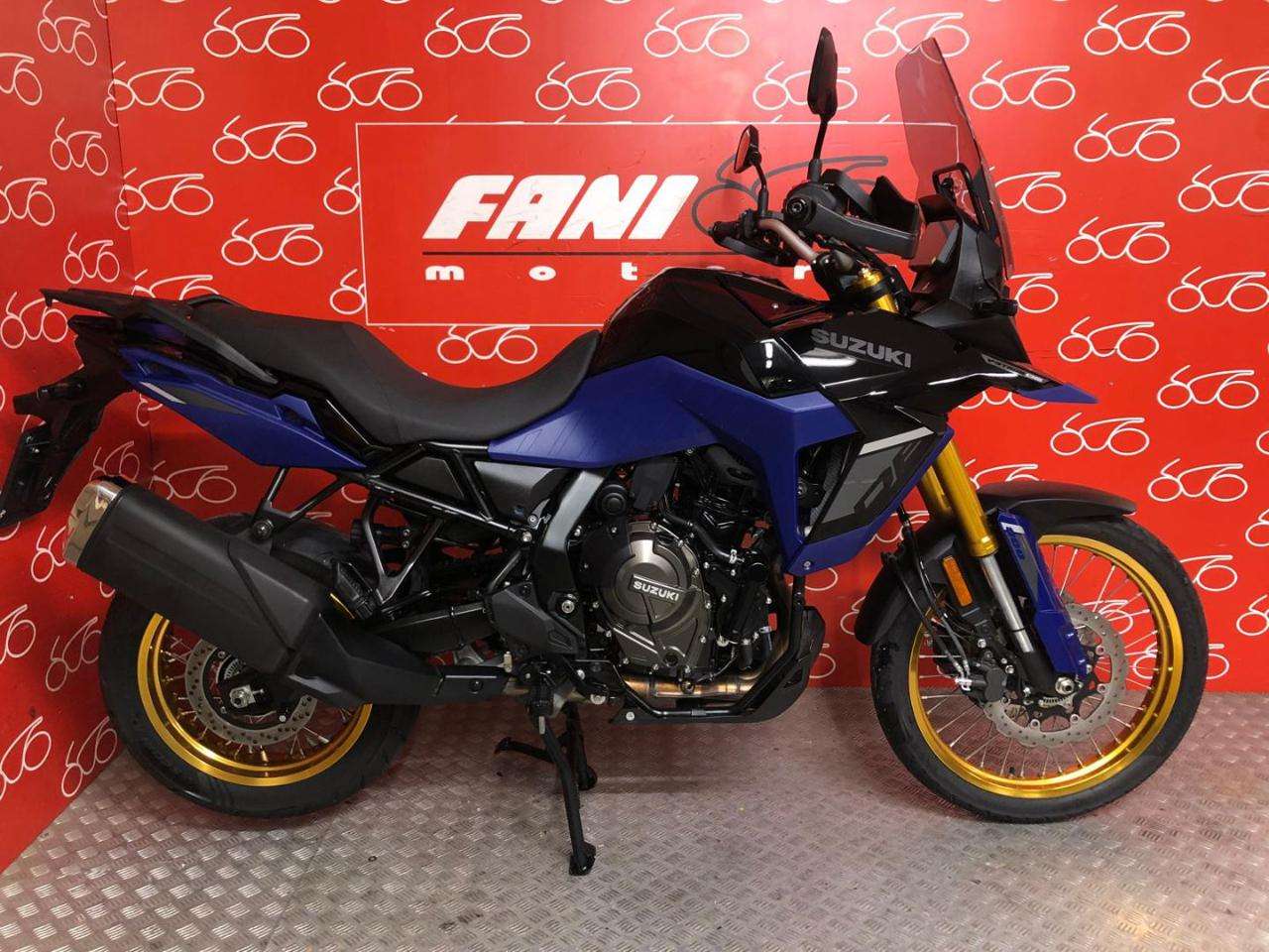 Suzuki V-Strom 800DE .