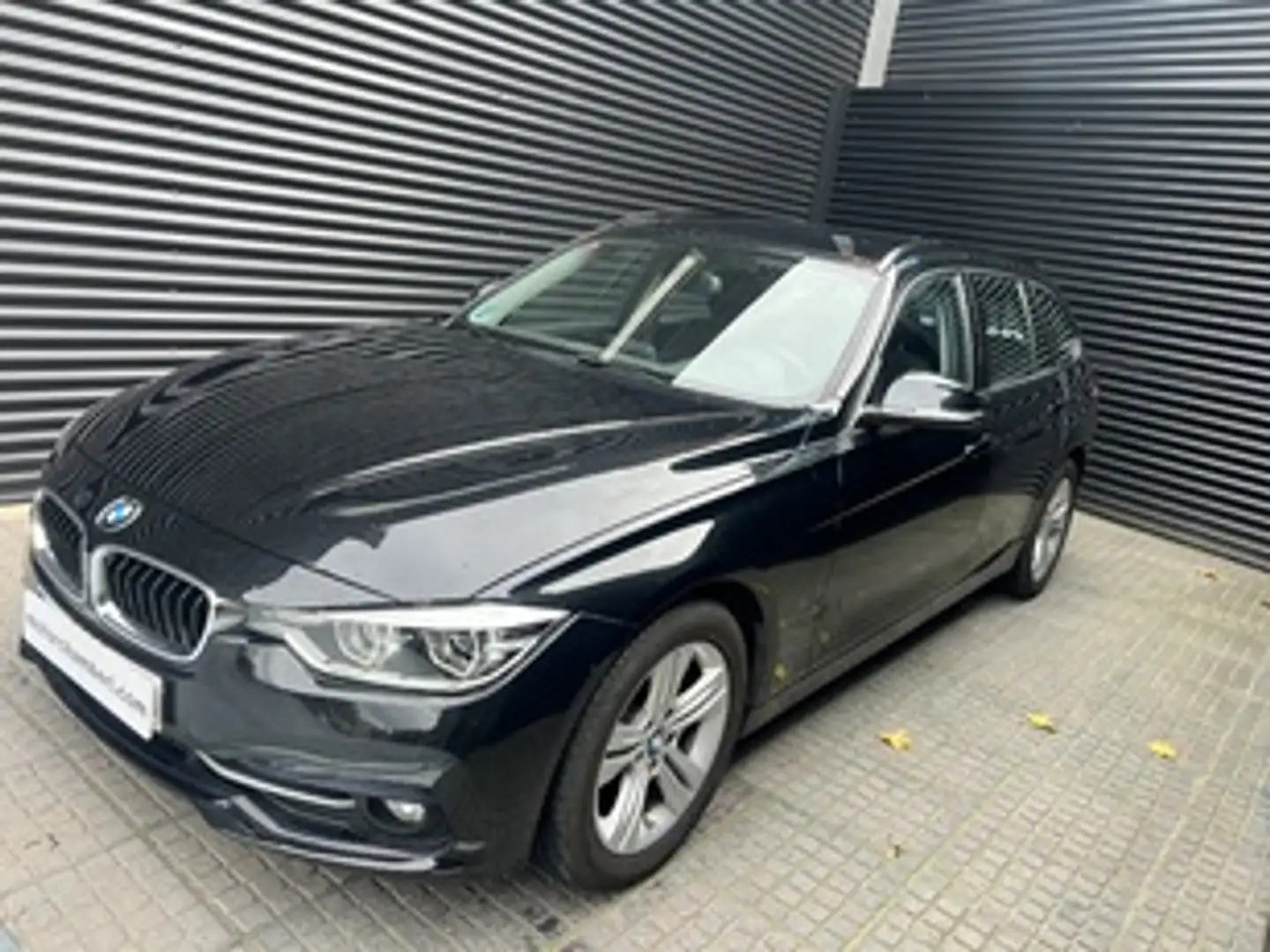 BMW 318 318dA Touring Negro - 1