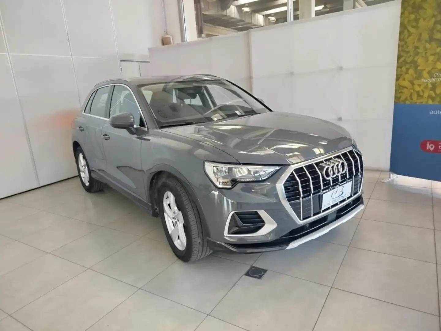 Audi Q3 35 TDI S tronic Business Advanced Gris - 1