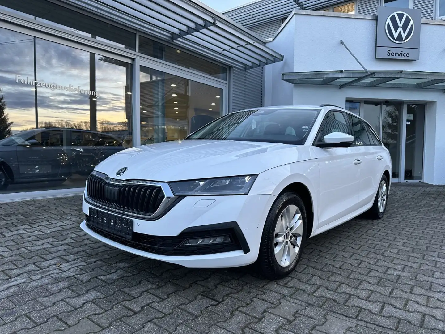Skoda Octavia Combi 1.5TSI FIRST EDITION*VC*LED*PDC*17-ZOLL Blanc - 1