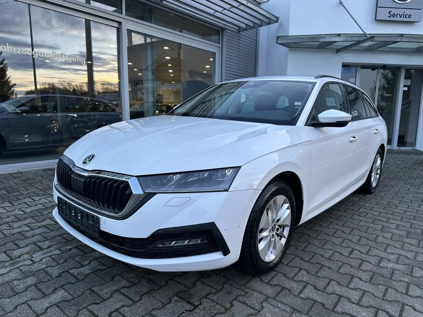 Skoda Octavia Combi 1.5TSI FIRST EDITION*VC*LED*PDC*17-ZOLL Blanc - 2