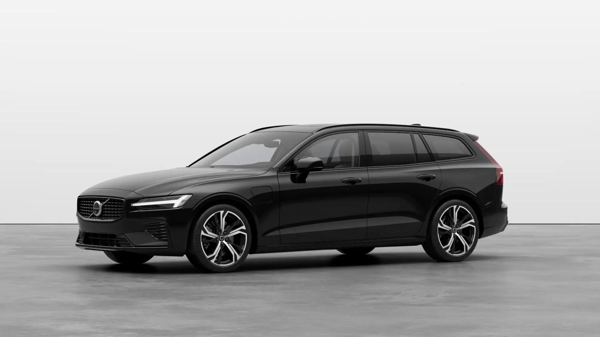 Volvo V60 Ultra, T6 eAWD Plug-in Hybrid, Elektrisch/Benzin, Schwarz - 1