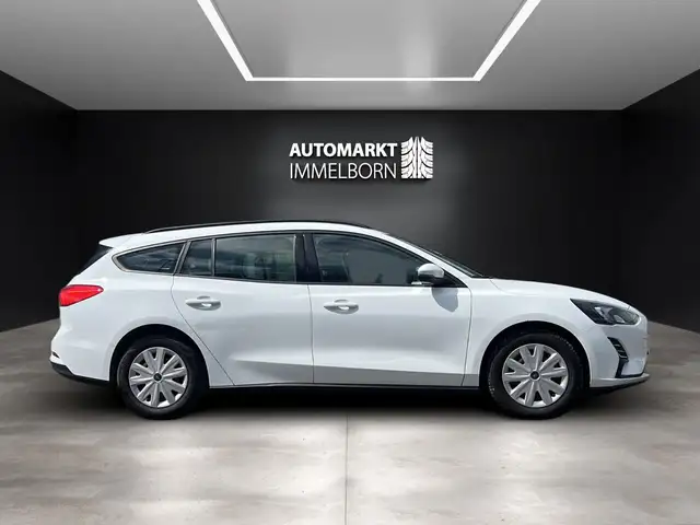 Ford Focus view 10