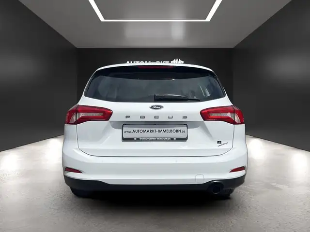 Ford Focus view 8