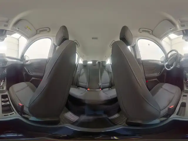 Ford Focus view 14