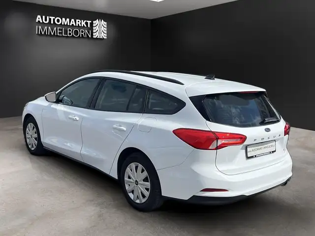 Ford Focus view 6