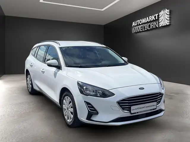 Ford Focus view 2