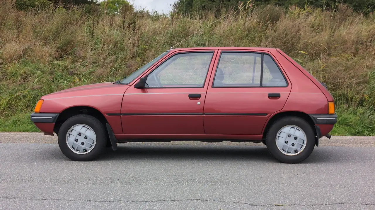Peugeot 205 Bordeaux 1987 | APK | 61.205km | Nette Oldtimer, foto 8