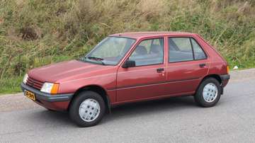 Bordeaux 1987 | APK | 61.205km | Nette Oldtimer