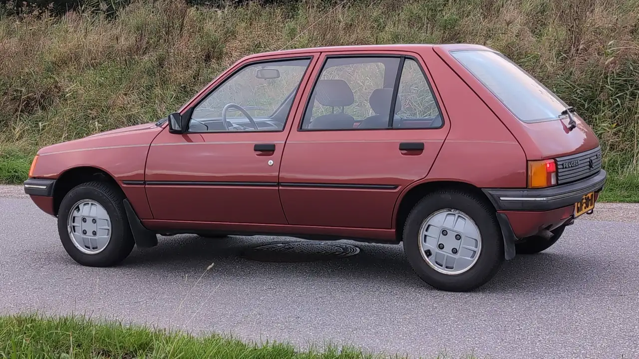 Peugeot 205 Bordeaux 1987 | APK | 61.205km | Nette Oldtimer, foto 10