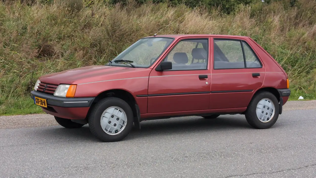 Peugeot 205 Bordeaux 1987 | APK | 61.205km | Nette Oldtimer, foto 2