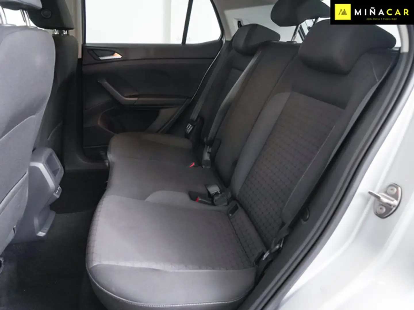 Volkswagen T-Cross 1.0 TSI Advance DSG7 81kW Gris - 2